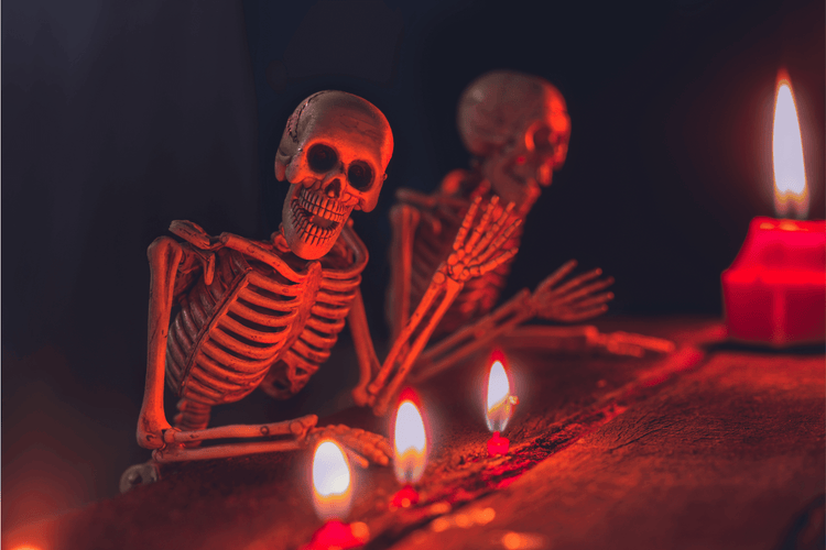Spooky Halloween - Skeleton by Candlelight