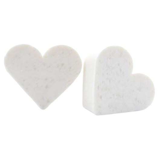Heart-shaped guest soap with tropical coconut scent, SLS and paraben free, 20g each.