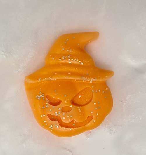 Large Pumpkin & Skull - Pumpkin Spiced Wax Melts - Absolute Whifs