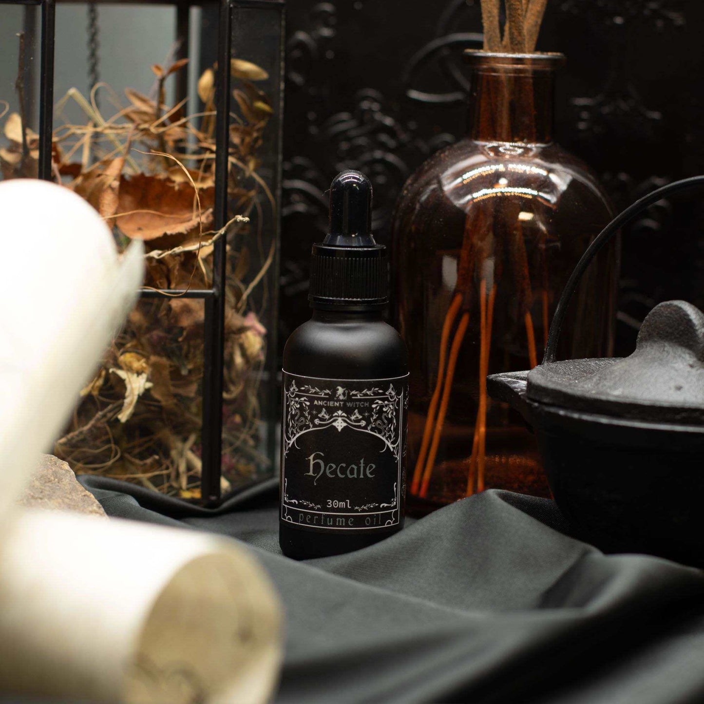 Ancient Witch Perfume Oil - Hecate with floral and woody notes